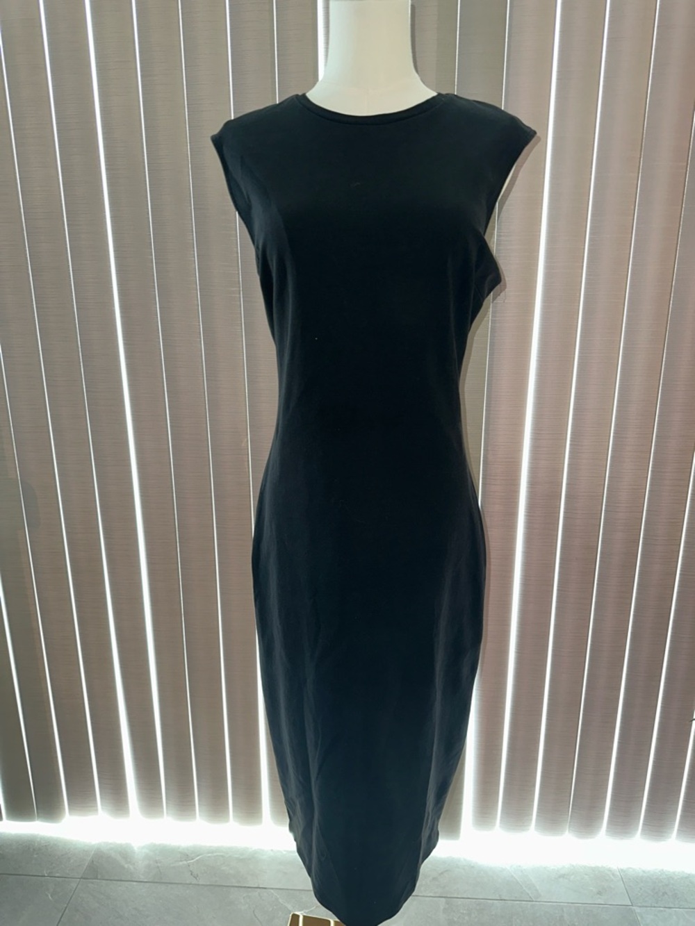 Zara Black Sleeveless Midi Dress